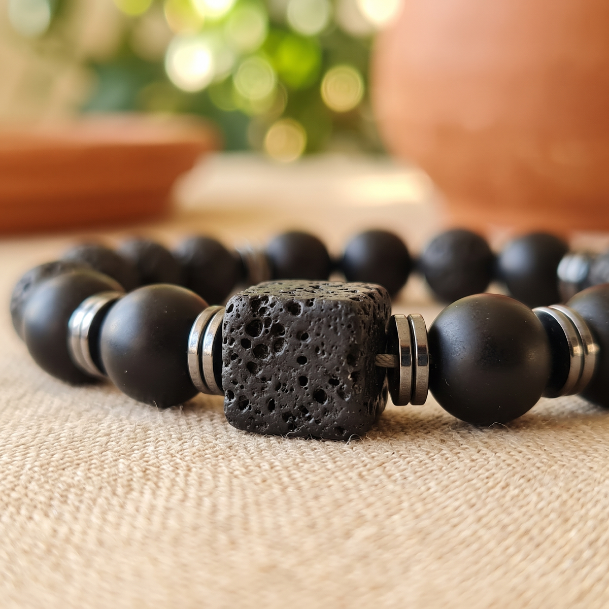 Bracelet Onyx Mat et Pierre de Lave à Cubes Argentés
